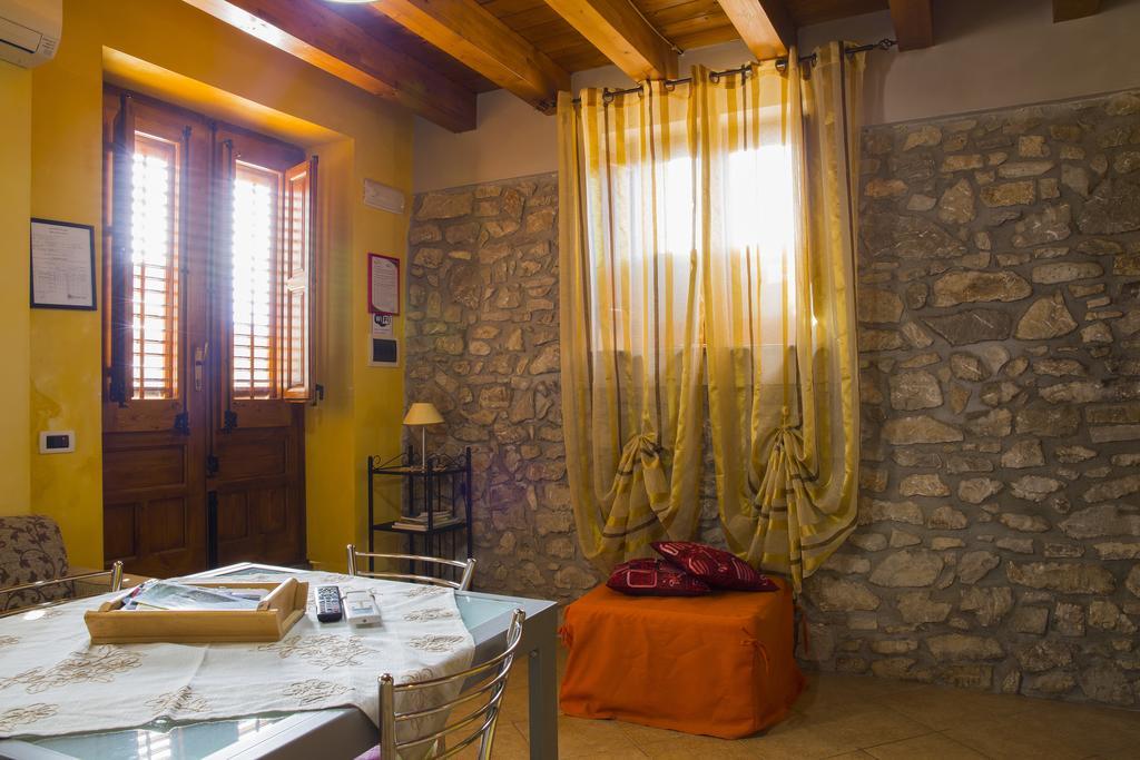 Casa Vacanze Caccamo Santa Lucia Exteriör bild